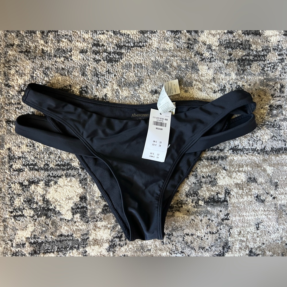 Abercrombie bathing suit bottoms size medium